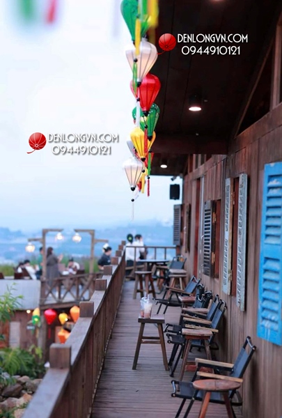 Đèn lồng treo mái hiên phong cách Á Đông