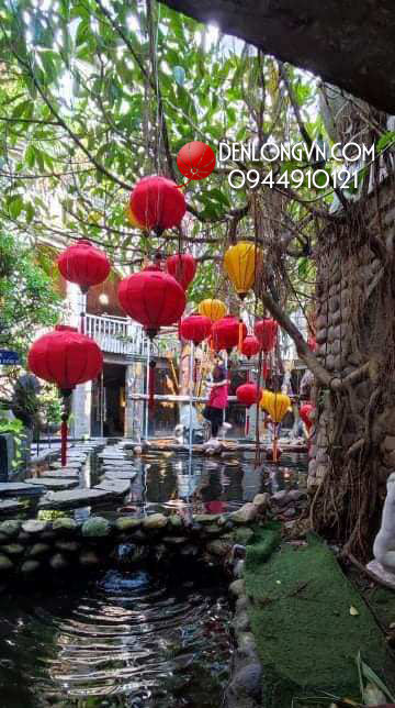 Lồng đèn trang trí cây xanh hồ cá quán cà phê | Lồng đèn Việt
